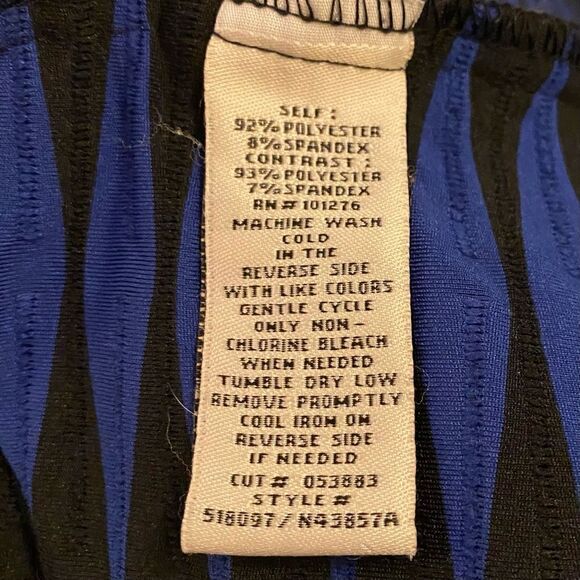 - ✨ Cobalt Blue and Black knit dress. Super comfy and stretchy fabric - Picture 6 of 7